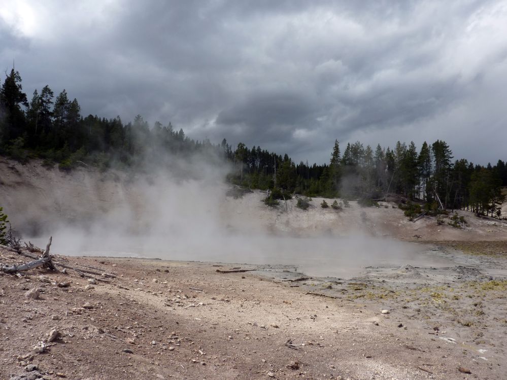 Yellowstone Mud Volcano Area (3).JPG